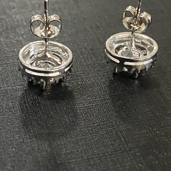sale!925 Sterling Silver Halo Earrings - Picture 4 of 4